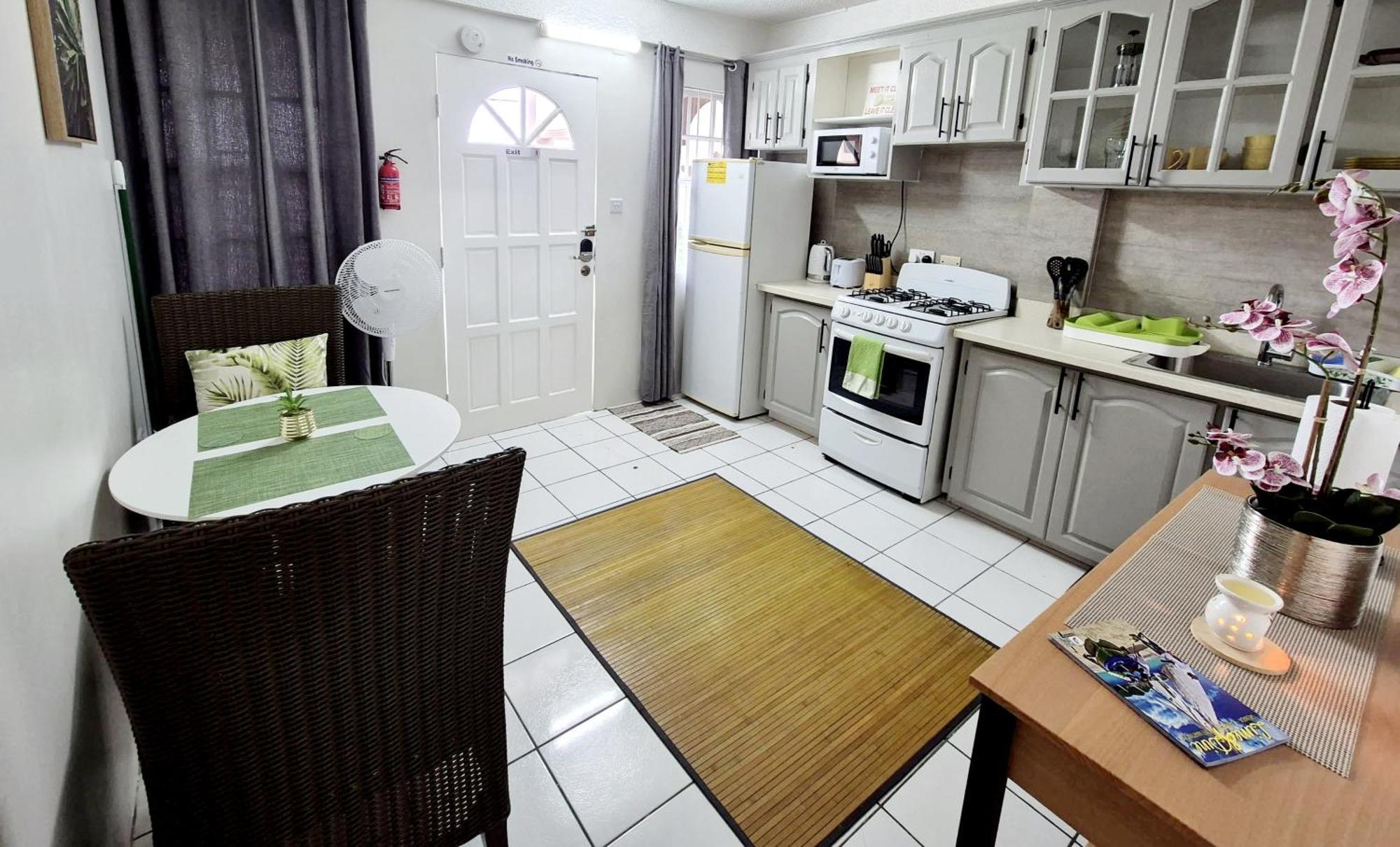 Silver View Apartments St. George's Екстер'єр фото
